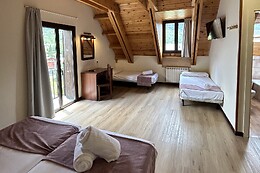 APARTAMENTOS SOLANA, HOTEL TAULL & ROMANIC